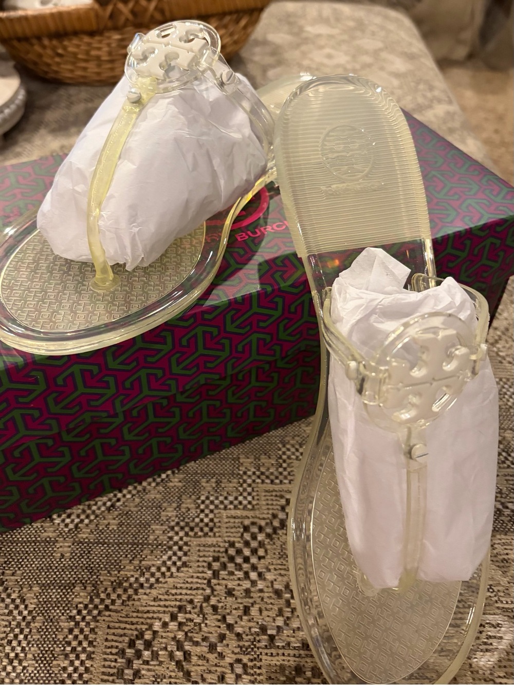 NWT Tory Burch Clear Jelly Thong Sandals with Logo Ornament NWT
